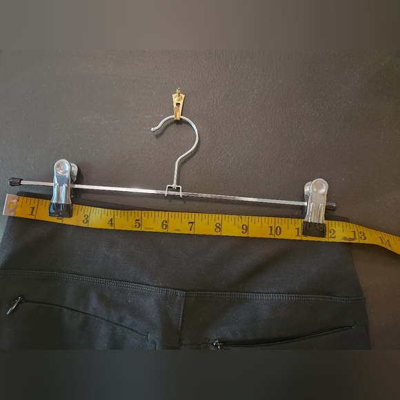 Duluth zipper pocket leggings - Picture 7 of 13